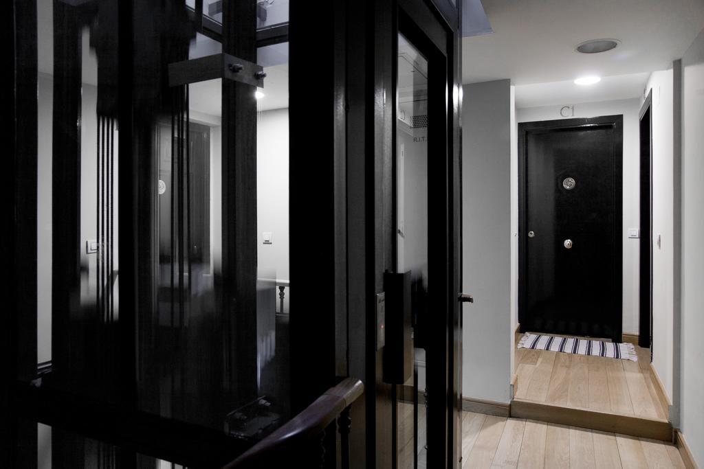Habitat Apartments Latina Madrid Exterior foto
